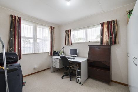 Photo of property in 2 Racecourse Avenue, Marton, 4710