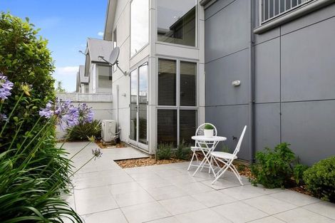 Photo of property in 2/1010 Colombo Street, St Albans, Christchurch, 8014