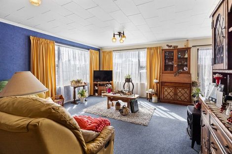 Photo of property in 19 Surrey Street, Hawera, 4610