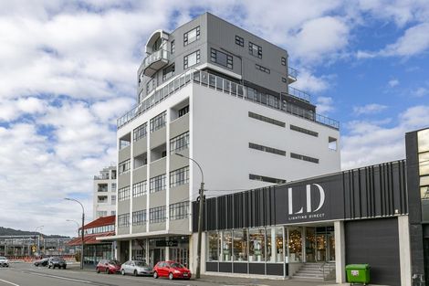 Photo of property in Endeavour Apartments, 18/125u Thorndon Quay, Pipitea, Wellington, 6011