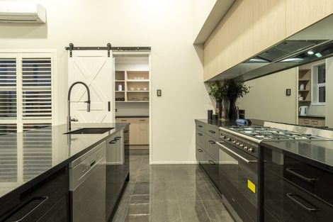 Photo of property in 231 Lakes Boulevard, Pyes Pa, Tauranga, 3112