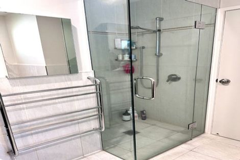 Photo of property in 2/20 Malters Place, Browns Bay, Auckland, 0630