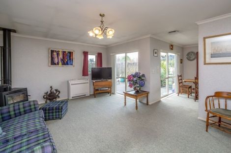 Photo of property in 10 Oak View Place, Greytown, 5712