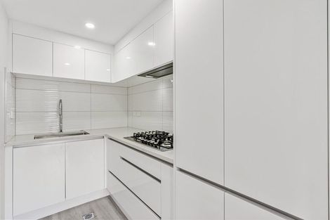Photo of property in 4 Tawapou Close, Massey, Auckland, 0614