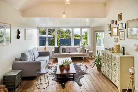 Photo of property in 59 Marine Parade, Eastbourne, Lower Hutt, 5013