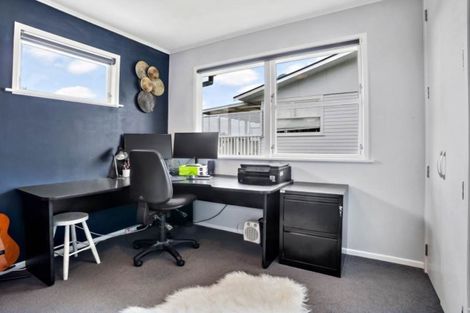 Photo of property in 4 Hatherlow Street, Glenfield, Auckland, 0629