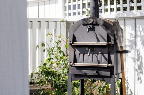 Photo of property in 96 Marine Parade, Paraparaumu Beach, Paraparaumu, 5032