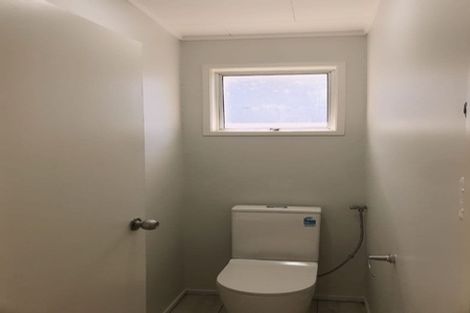 Photo of property in 8 Jenanne Place, Totara Vale, Auckland, 0629