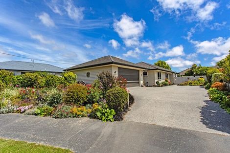 Photo of property in 21 Bideford Place, Dallington, Christchurch, 8061
