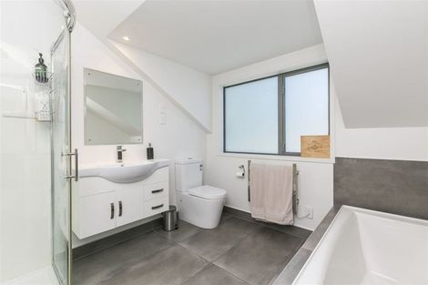Photo of property in 19a Omar Street, Khandallah, Wellington, 6035