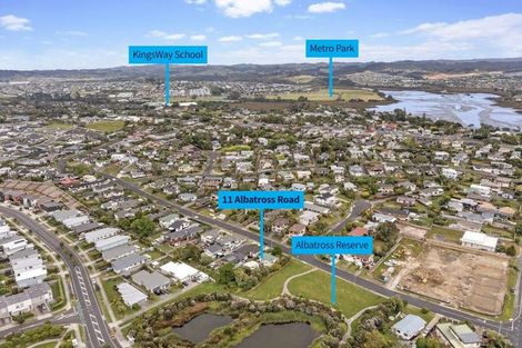 Photo of property in 11 Albatross Road, Red Beach, 0932