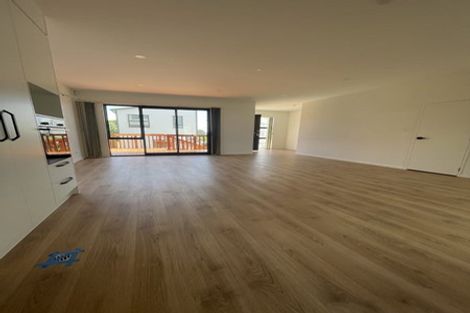 Photo of property in 1b Zion Road, Birkenhead, Auckland, 0626