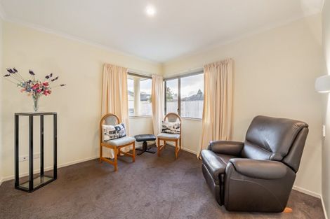 Photo of property in 5 Rosebank Place, Avalon, Lower Hutt, 5011