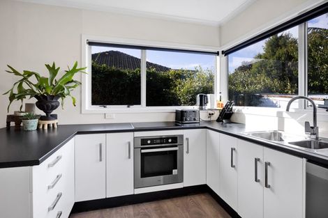 Photo of property in 191 Seaview Road, Westown, New Plymouth, 4310