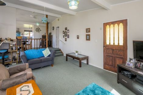 Photo of property in 8 O'rourke Place, Otaki Beach, Otaki, 5512