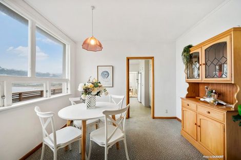 Photo of property in 218 The Esplanade, Island Bay, Wellington, 6023