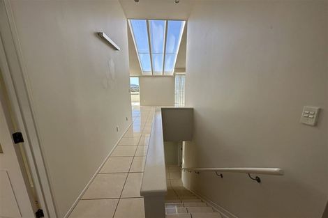 Photo of property in 23 Bernleigh Terrace, West Harbour, Auckland, 0618
