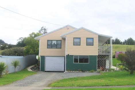 Photo of property in 107 King Street, Hikurangi, 0114