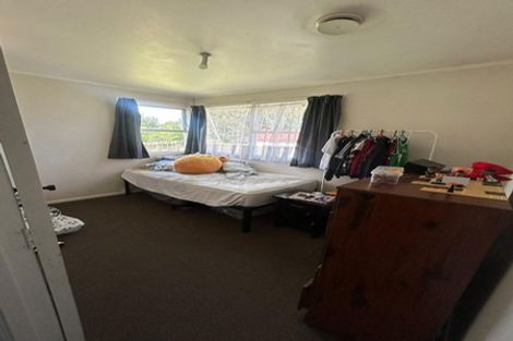 Photo of property in 4 Hereford Street, Te Atatu Peninsula, Auckland, 0610