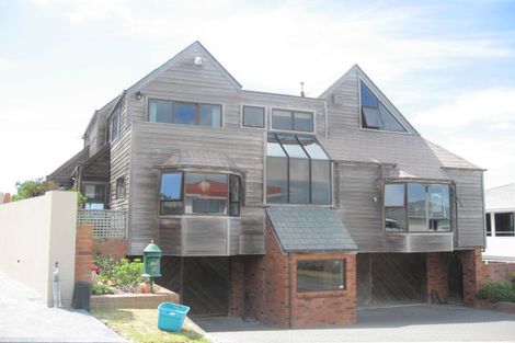 Photo of property in 11 Treasure Grove, Hataitai, Wellington, 6021