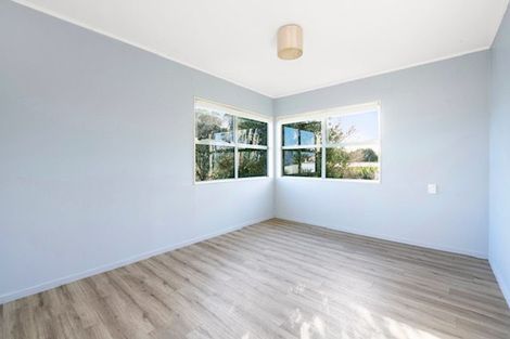 Photo of property in 1415 Whangaparaoa Road, Army Bay, Whangaparaoa, 0930