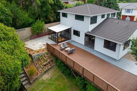 Photo of property in 28 Greyfriars Crescent, Tawa, Wellington, 5028