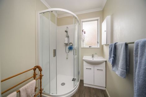 Photo of property in 5 Hillcrest Drive, Kelvin Grove, Palmerston North, 4414