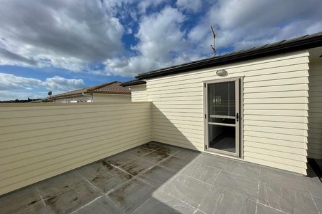 Photo of property in 15 Maypark Crescent, Flat Bush, Auckland, 2016
