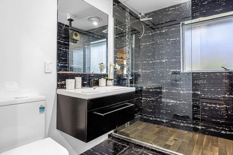 Photo of property in 15 Boston Avenue, Hornby, Christchurch, 8042