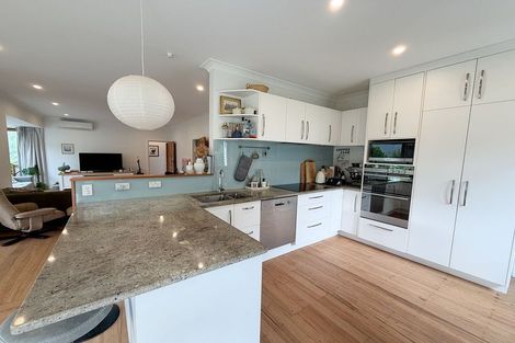 Photo of property in 43 Makara Road, Karori, Wellington, 6012