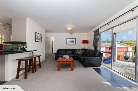 Photo of property in 18 Garton Drive, Massey, Auckland, 0614