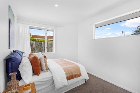 Photo of property in 17b Division Street, Riccarton, Christchurch, 8041