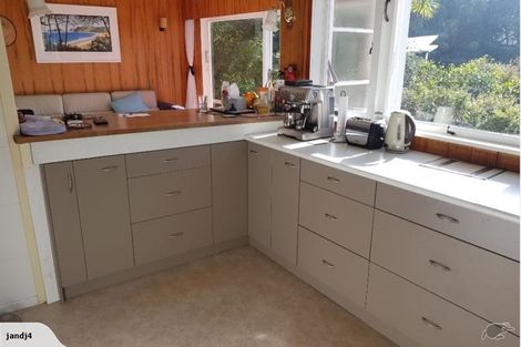 Photo of property in 4 Inaka Place, Titirangi, Auckland, 0604