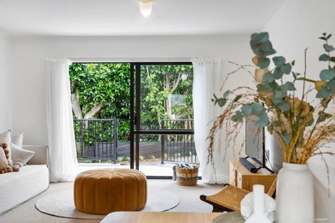 Photo of property in 2/614 Beach Road, Browns Bay, Auckland, 0630