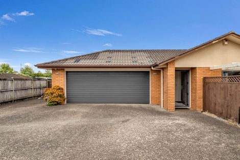 Photo of property in 16 Ironstone Place, Randwick Park, Auckland, 2105