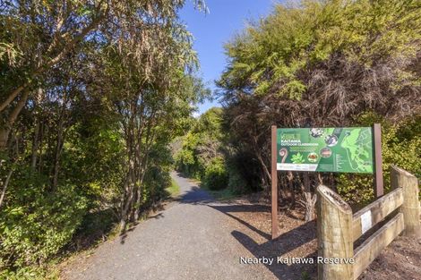 Photo of property in 11 Hookway Grove, Paraparaumu, 5032