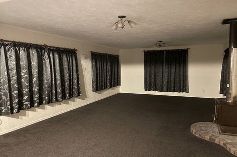 Photo of property in 142 Mark Avenue, Grenada Village, Wellington, 6037