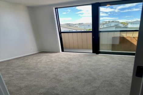 Photo of property in 8/19 Windlass Street, Long Bay, Auckland, 0630