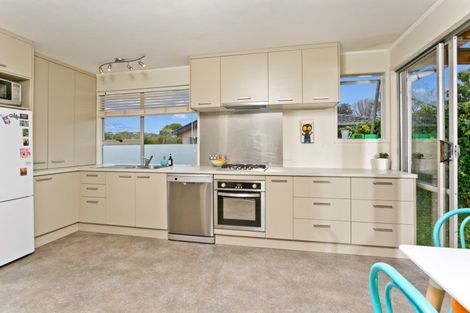 Photo of property in 8 Jayne Place, Torbay, Auckland, 0630