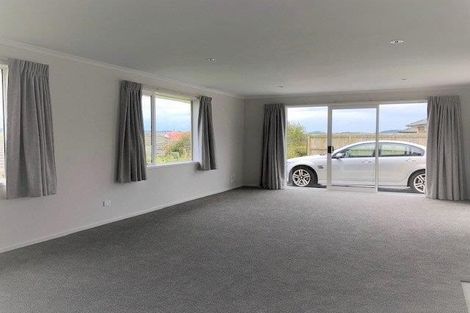 Photo of property in 50 Matija Place, Red Beach, 0932