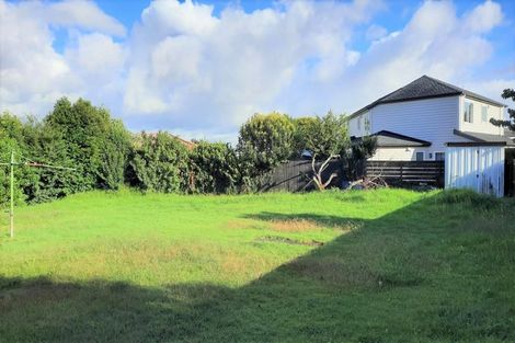 Photo of property in 24 Dellwood Avenue, Henderson, Auckland, 0612