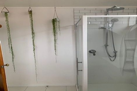 Photo of property in 42 Satara Crescent, Khandallah, Wellington, 6035