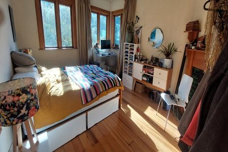 Photo of property in 75 Severn Street, Island Bay, Wellington, 6023