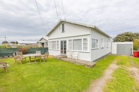 Photo of property in 11 Matai Street, Castlecliff, Whanganui, 4501