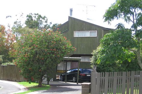 Photo of property in 2/7 Cezanne Place, New Lynn, Auckland, 0600