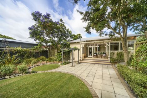 Photo of property in 12 Margaret Street, Roslyn, Palmerston North, 4414