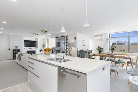 Photo of property in 2/48 Marine Parade, Mount Maunganui, 3116