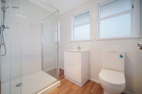 Photo of property in 1/6 Greenslade Crescent, Northcote, Auckland, 0627