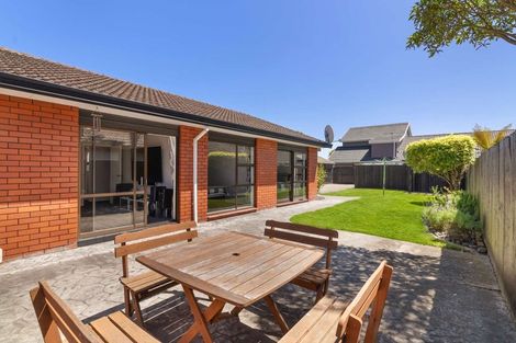Photo of property in 4 Jacaranda Place, Parklands, Christchurch, 8083