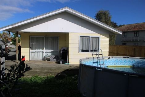 Photo of property in 22 Larsen Court, Roslyn, Palmerston North, 4414